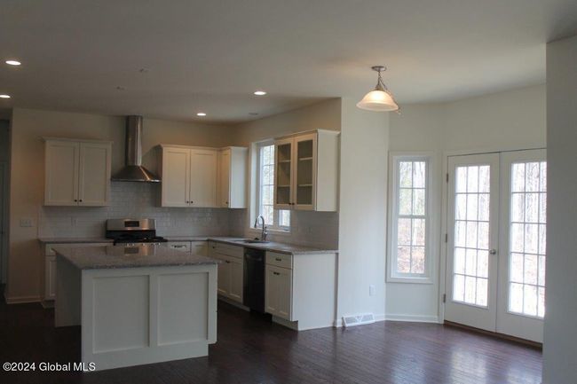 37 Jack Dr, House other with 3 bedrooms, 3 bathrooms and 4 parking in Mechanicville NY | Image 5