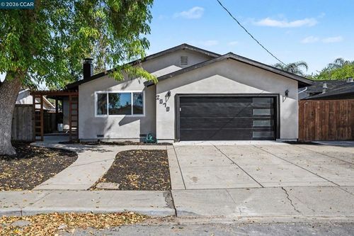 2579 Montgomery Ave, Concord, CA, 94519-1626 | Card Image