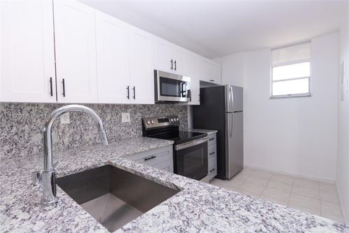 apt-808-2903 Ne 163rd St, North Miami Beach, FL, 33160-4464 | Card Image
