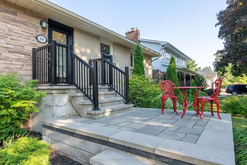 59 Fairway Hill Cres, Kingston, ON, K7M2B3 | Card Image