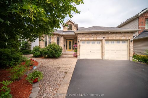 84 Akenhead Cres, Kanata, ON, K2T0B3 | Card Image