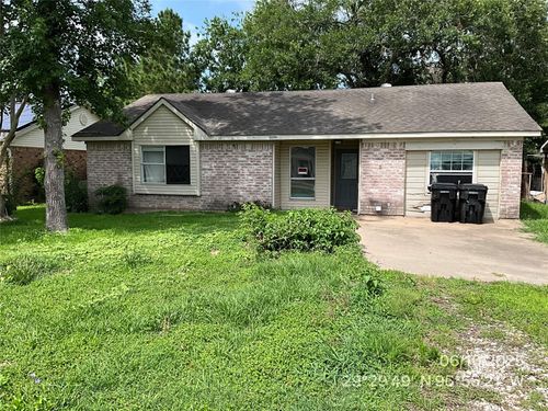 214 N 8th St, Beasley, TX, 77417-9435 | Card Image