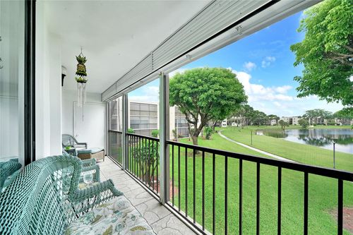 apt-212-5250 Las Verdes Cir, Delray Beach, FL, 33484-8063 | Card Image