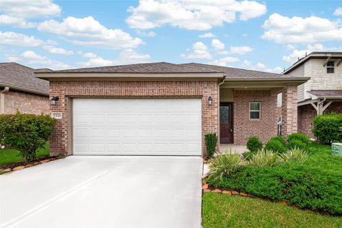 13129 Leisure Cove Dr, La Marque, TX, 77568-1428 | Card Image