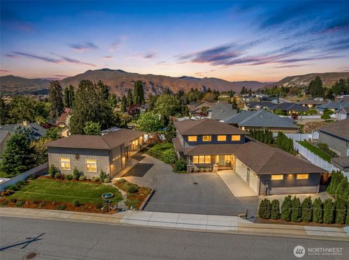 185 31st Street Nw, East Wenatchee, WA, 98802 | Card Image