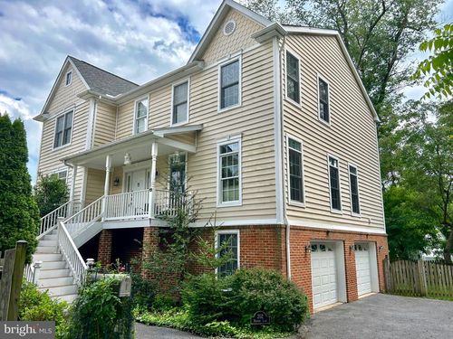 202 Martins Ln, ROCKVILLE, MD, 20850-1854 | Card Image