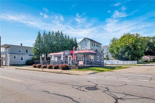 426 Cass Ave, Woonsocket, RI, 02895-4725 | Card Image