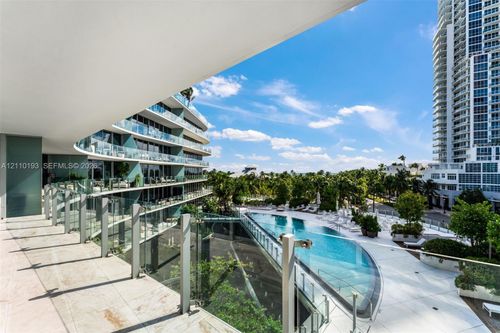 402-1 Collins Ave, Miami Beach, FL, 33139 | Card Image