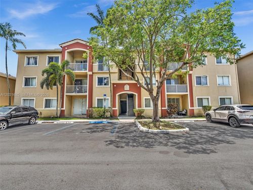 321-7085 Nova Dr, Davie, FL, 33317-8112 | Card Image