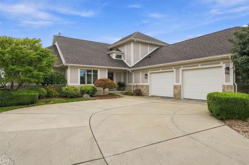 38744 Venetian Dr, Harrison Twp, MI, 48045-5802 | Card Image