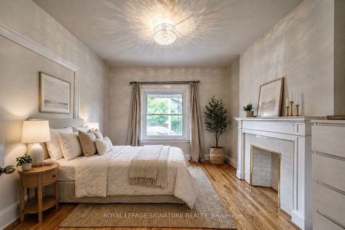 main-439 Crawford St, Toronto, ON, M6G3J7 | Card Image