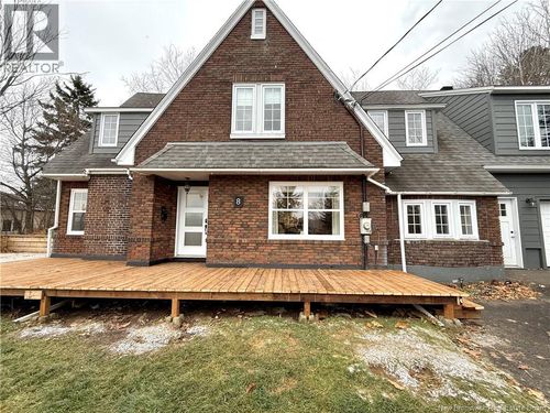 8 Conway St, Edmundston, NB, E3V1Z1 | Card Image