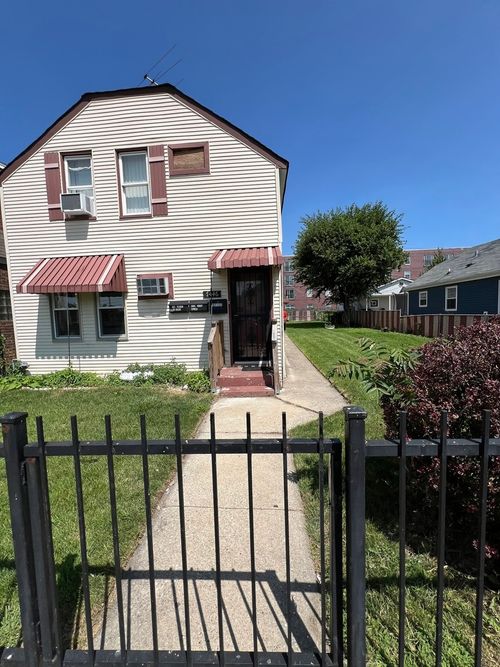 7446 64th St, Summit, IL, 60501-2585 | Card Image