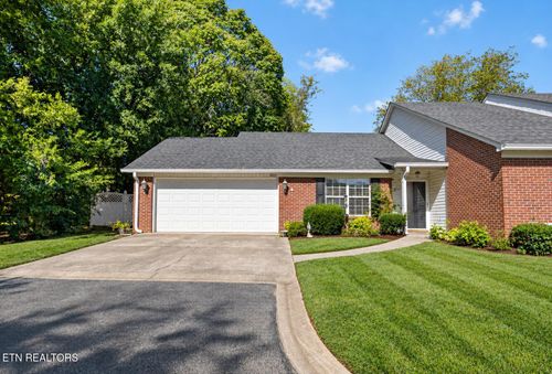 8625 Batavia Way, Knoxville, TN, 37923-5845 | Card Image