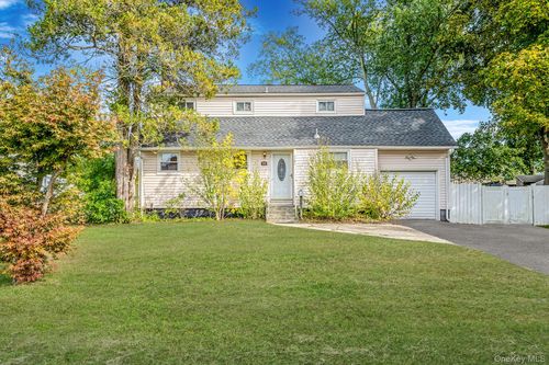 3109 Devon Ave, Medford, NY, 11763-1744 | Card Image