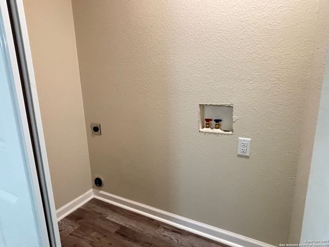708 E 5 Th St, House other with 3 bedrooms, 2 bathrooms and null parking in Nixon TX | Image 22
