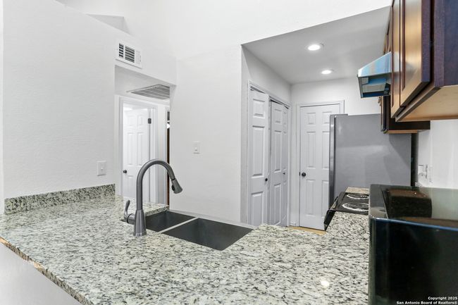 APT-236 - 8633 Datapoint Dr, Condo with 2 bedrooms, 2 bathrooms and null parking in San Antonio TX | Image 7