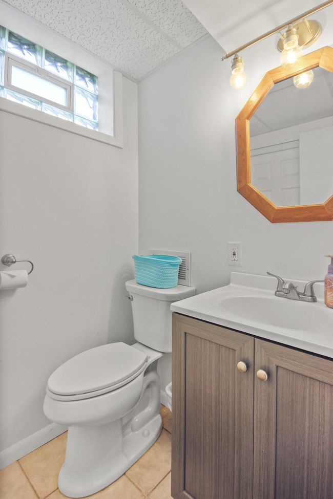 13 Half Bath | Image 13