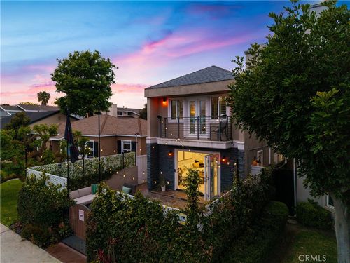 215 Knoxville Ave, Huntington Beach, CA, 92648 | Card Image