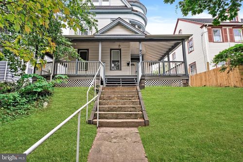 922 Edgewood Ave, TRENTON, NJ, 08618-5304 | Card Image