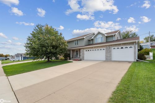503 Thunderbird Dr, Marshalltown, IA, 50158-5300 | Card Image