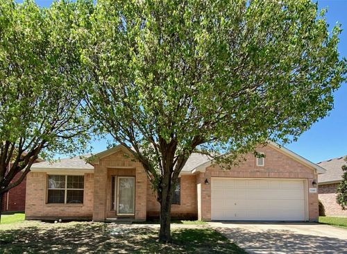 5349 Cameron Dr, Grand Prairie, TX, 75052-2665 | Card Image