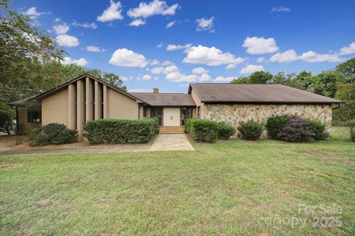 1004 D Kelly Cir, Clover, SC, 29710-8624 | Card Image