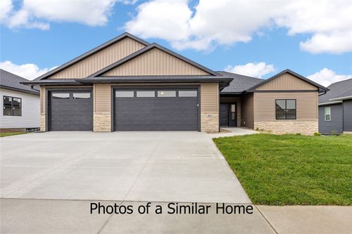 3226 Platinum Way, Marion, IA, 52302-3455 | Card Image