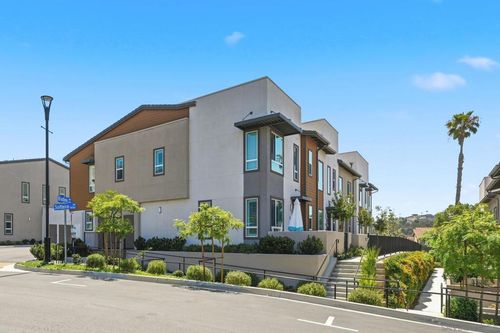 973 Bradley Way, Vista, CA, 92081-7890 | Card Image