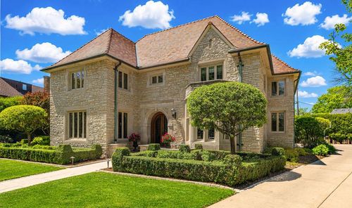 3553 N Shepard Avenue, Shorewood, WI, 53211 | Card Image