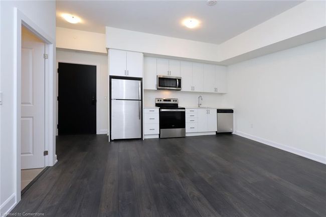 202 - 3200 William Coltson Ave, House attached with 1 bedrooms, 1 bathrooms and 1 parking in Oakville ON | Image 6