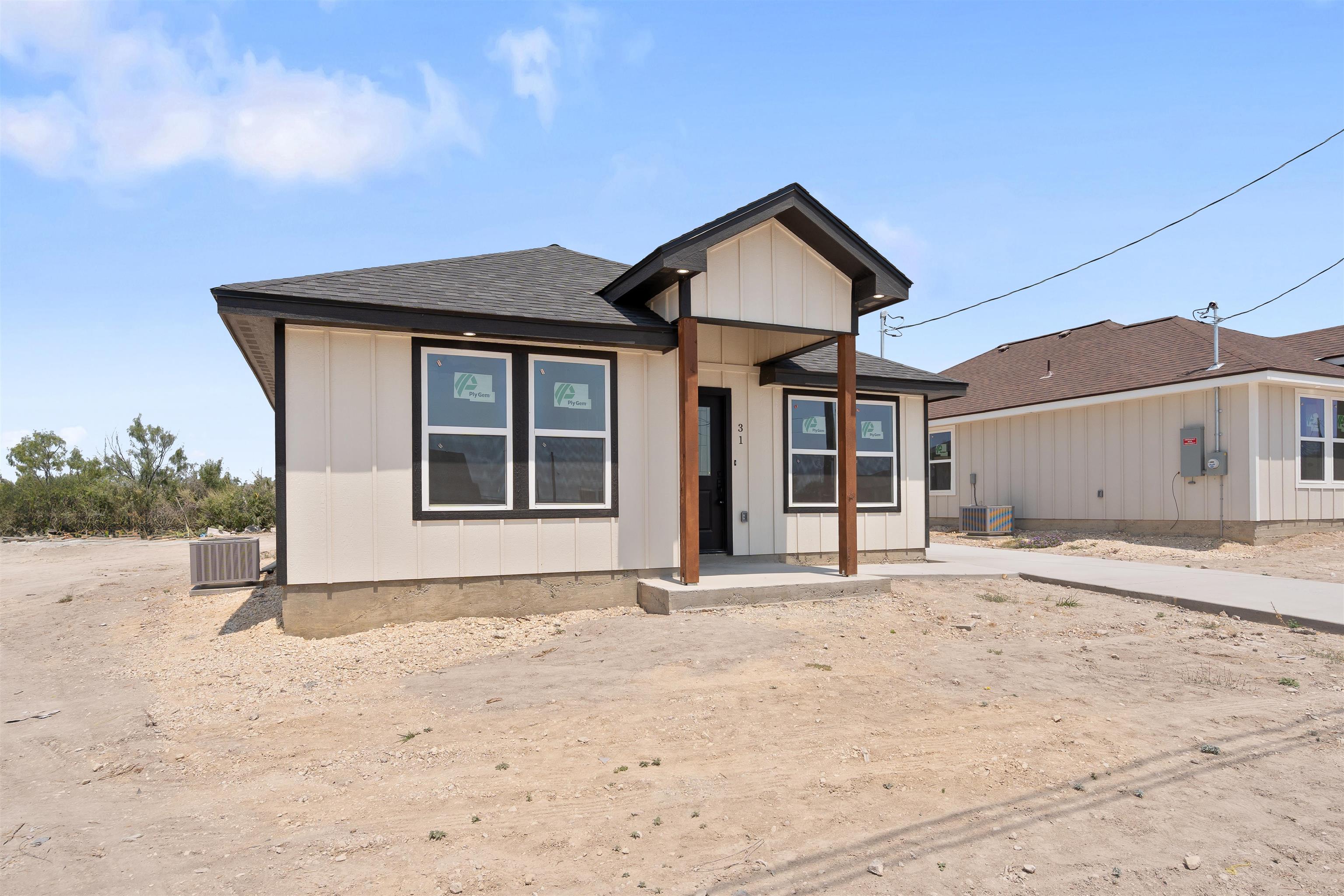 Residential in Del Rio 3