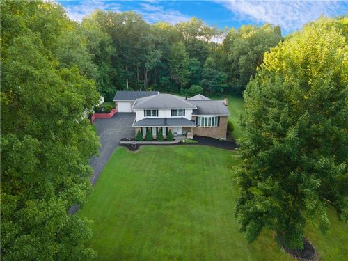 107 Dillon Ln, Slippery Rock, PA, 16057-5303 | Card Image