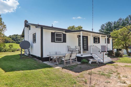 120 Sonoma Rd, Waynesville, NC, 28786-7511 | Card Image