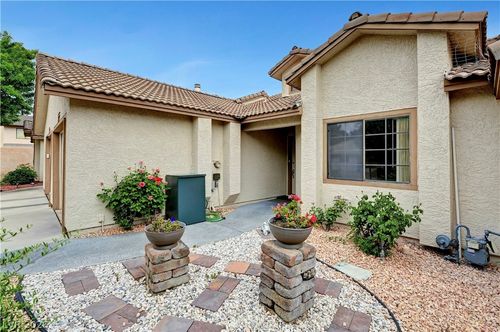 5736 Colwood Ln, Las Vegas, NV, 89130-2065 | Card Image