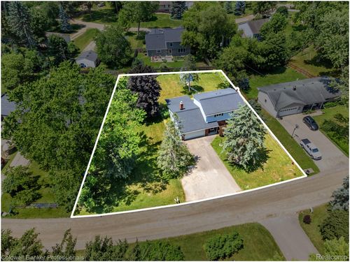 6635 Eastlawn Ave, Clarkston, MI, 48346-2138 | Card Image