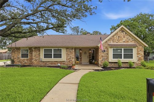 2507 Willow Bend Dr, Bryan, TX, 77802-2461 | Card Image