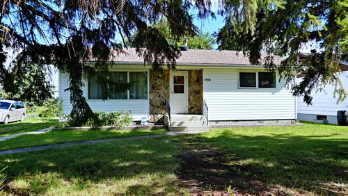 5308 52nd Avenue, Mannville, AB, T0B2W0 | Card Image