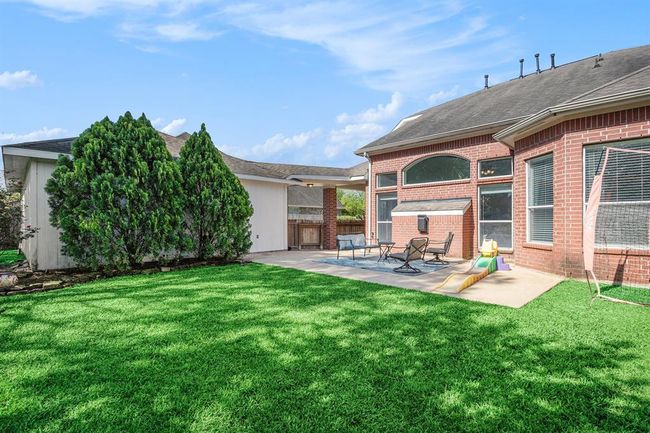 Large backyard | Image 36