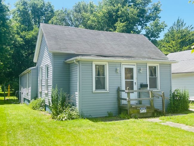 1215 E Main St, House other with 3 bedrooms, 1 bathrooms and 12 parking in Streator IL | Image 28