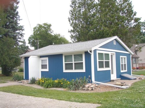 9920 Sashabaw Rd, Clarkston, MI, 48348-2035 | Card Image