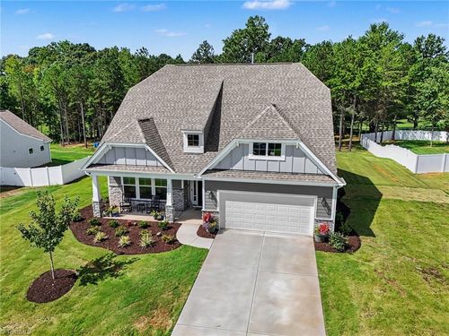 7816 Fairview Garden Trl, Clemmons, NC, 27012-8046 | Card Image