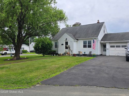 2922 Halsey Dr, Schenectady, NY, 12304-3641 | Card Image