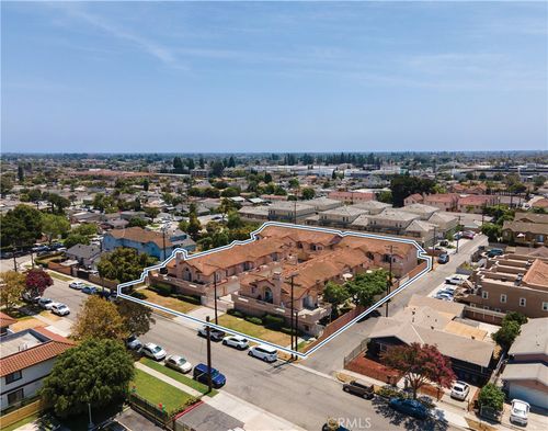 11932 207th St, Lakewood, CA, 90715-1462 | Card Image