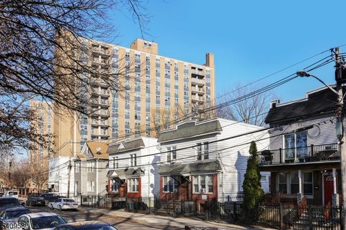 150 Dayton St, Newark, NJ, 07114-1137 | Card Image