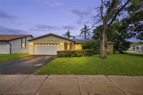 6700 Nw 22nd Ter, Fort Lauderdale, FL, 33309-1425 | Card Image