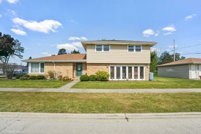 4549 Raymond Avenue, House other with 4 bedrooms, 2 bathrooms and 2 parking in Brookfield IL | Image 2