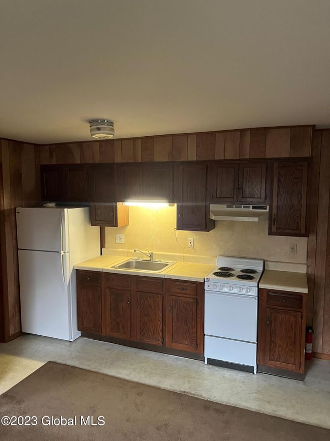 1st flr south 142 Old Loudon Road, Sold in Colonie Zoocasa