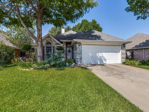 7425 Bennington Dr, Watauga, TX, 76148-1237 | Card Image