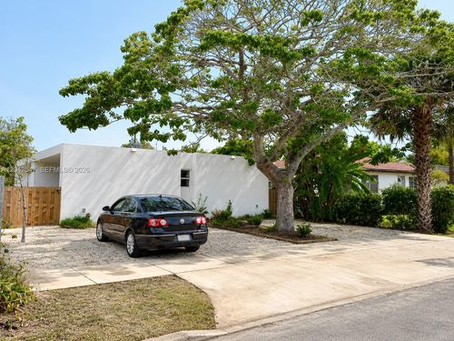 1-428 Nw 82nd Ter, Miami, FL, 33150-2815 | Card Image